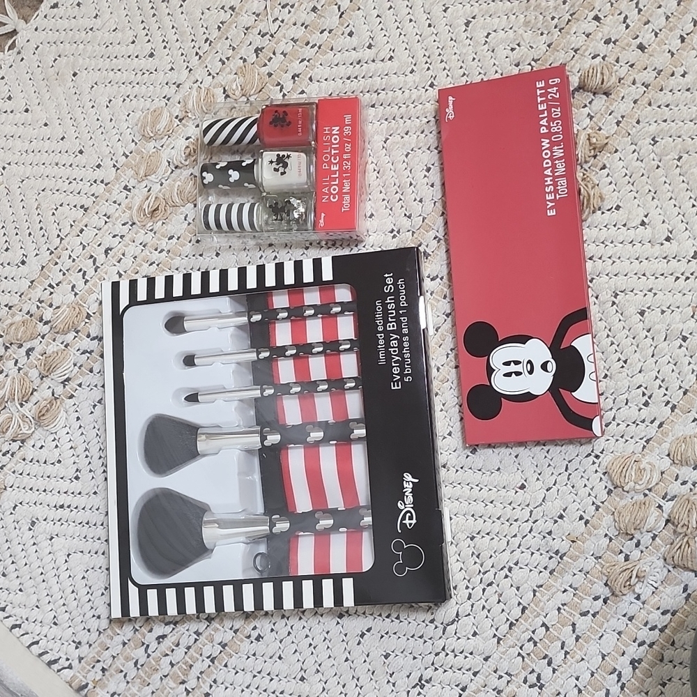 Disney Mickey Mouse Limited Edition Make Up 2018 Collection